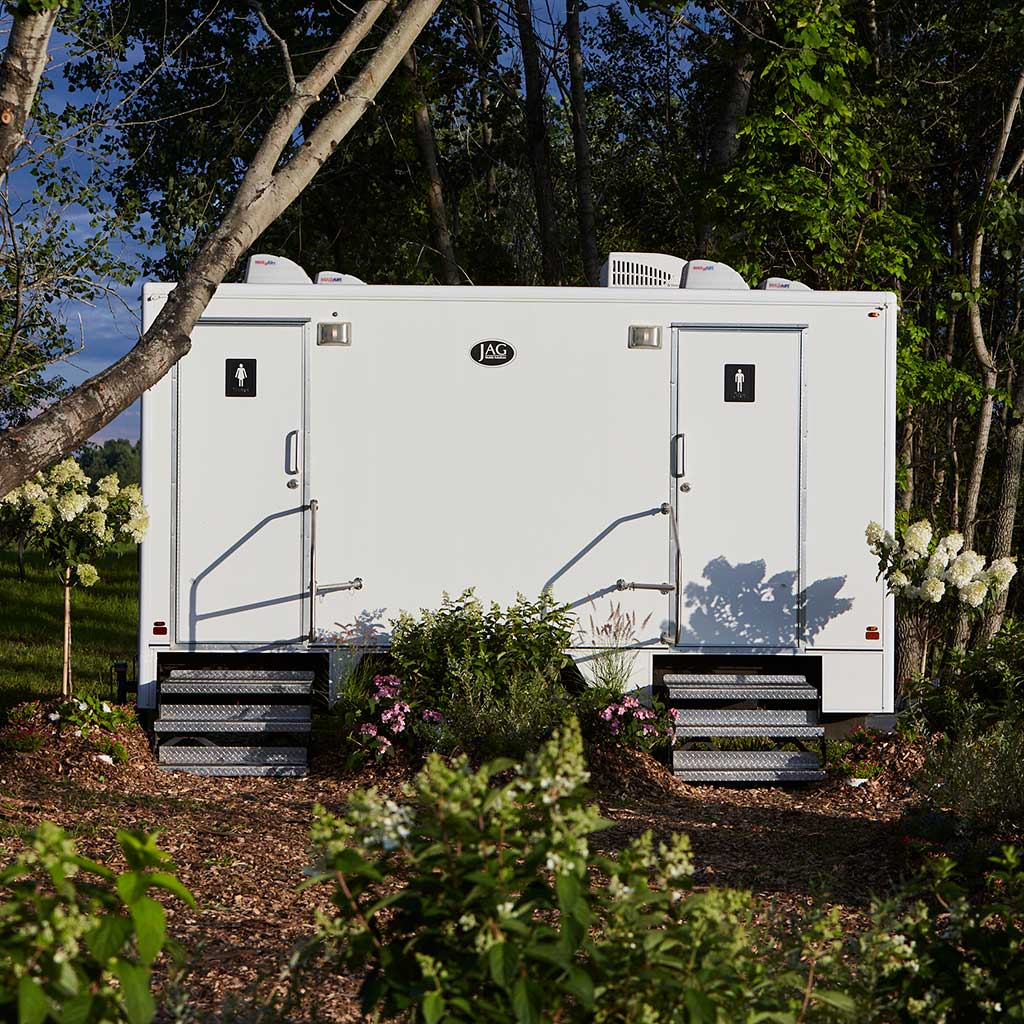 luxury restroom trailers